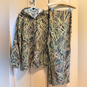 Men’s 2-Piece Cover Up Hunting Jacket & Pants set - Excellent Condition!